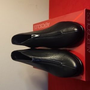 NIB! Woman's ankle boot. AEROSOLES Allowance Black Leather size 9.5